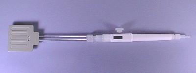 12吋(300mm)矽晶圓用之防酸系列晶圓吸筆(真空鑷子)。防靜電鑷子及晶片夾亦供應中。